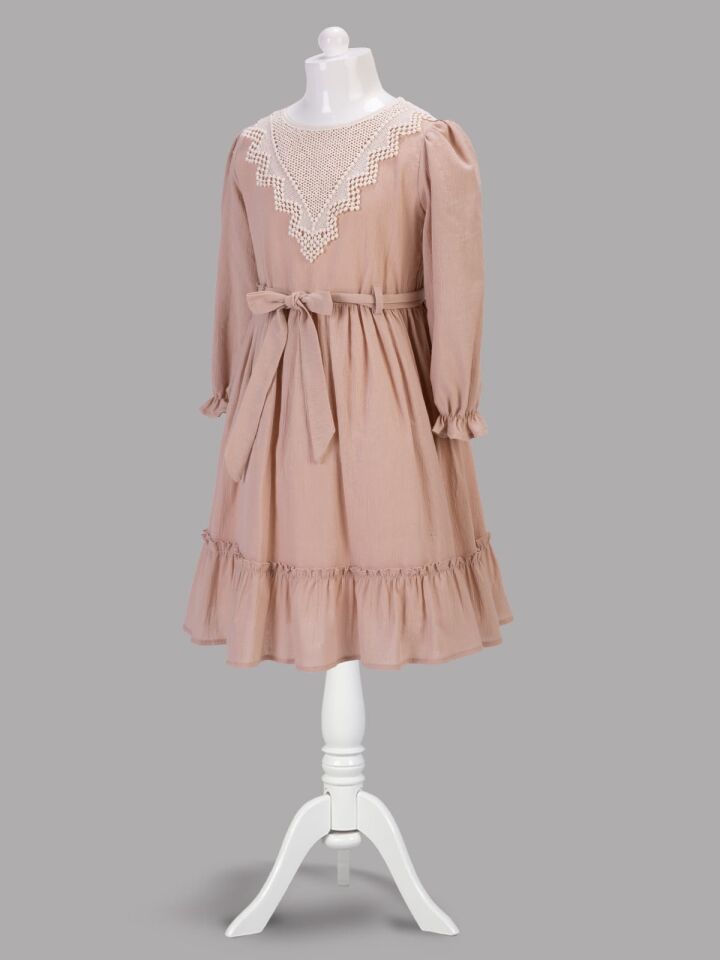 %100 Pamuk Müslin Kumaş Üçgen Dantel Yaka Elbise