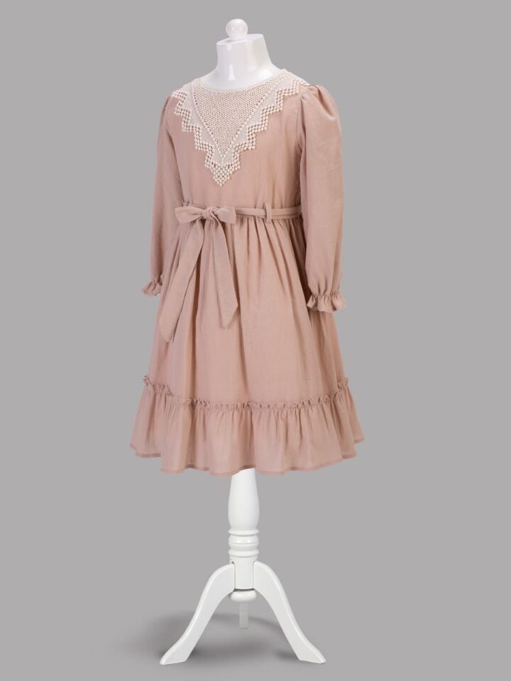 %100 Pamuk Müslin Kumaş Üçgen Dantel Yaka Elbise Pembe - 7 Yaş